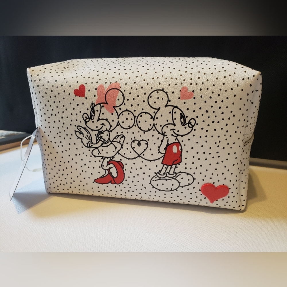 Disney Mickey and Minnie Love Valentine's Cosmetic Toiletries Bag - Picture 3 of 6